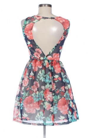 Рокля Unbranded, Размер S, Цвят Многоцветен, Цена 40,83 лв.