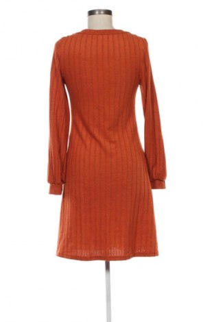 Рокля Unbranded, Размер S, Цвят Оранжев, Цена 28,88 лв.