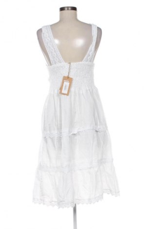 Ruha Unbranded, Méret M, Szín Fehér, Ár 9 569 Ft