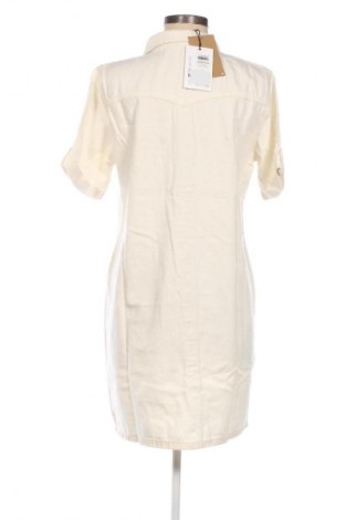 Рокля Vero Moda, Размер L, Цвят Екрю, Цена 77,99 лв.