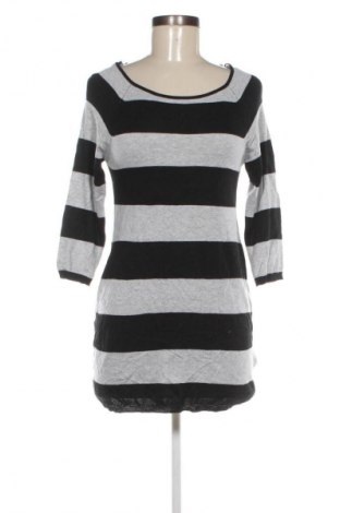 Рокля Yessica, Размер S, Цвят Многоцветен, Цена 14,99 лв.