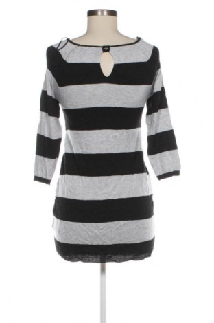 Рокля Yessica, Размер S, Цвят Многоцветен, Цена 14,99 лв.