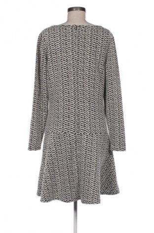 Рокля Yessica, Размер L, Цвят Многоцветен, Цена 33,89 лв.