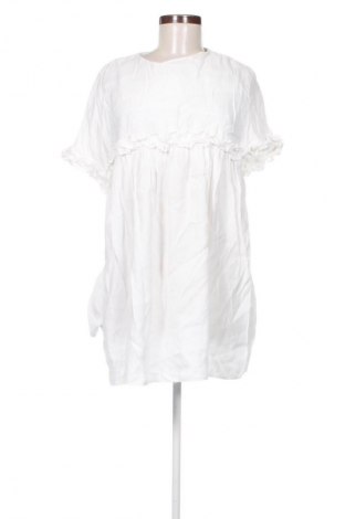 Рокля Zara, Размер M, Цвят Бял, Цена 16,13 лв.