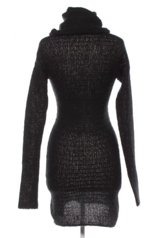 Рокля Zara, Размер M, Цвят Черен, Цена 37,90 лв.