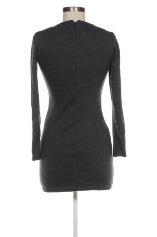 Рокля Zara, Размер S, Цвят Сив, Цена 6,99 лв.