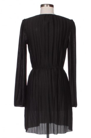 Rochie Zara, Mărime L, Culoare Negru, Preț 92,61 Lei