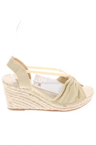 Sandale Clara Barson, Mărime 36, Culoare Bej, Preț 163,70 Lei