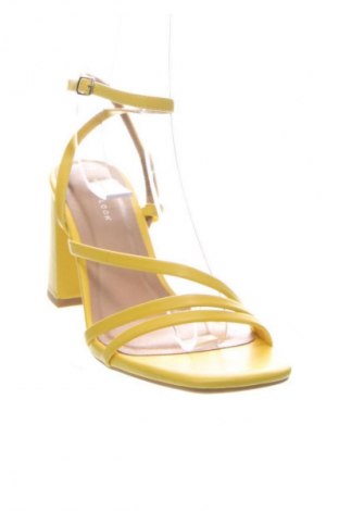 Sandály New Look, Velikost 38, Barva Žlutá, Cena  449,00 Kč