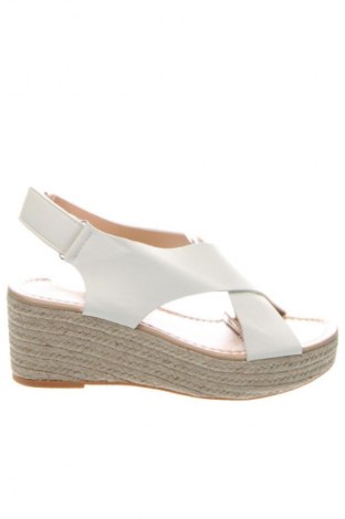 Sandale Unbranded, Mărime 38, Culoare Alb, Preț 137,99 Lei