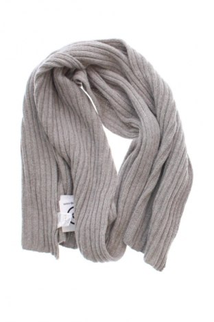 Шал Giada, Цвят Бежов, Цена 19,00 лв.