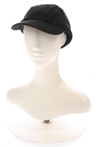 Шапка Adidas, Цвят Черен, Цена 42,04 лв.