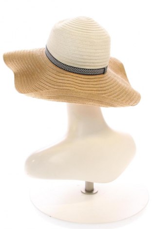 Шапка Unbranded, Цвят Бежов, Цена 26,60 лв.