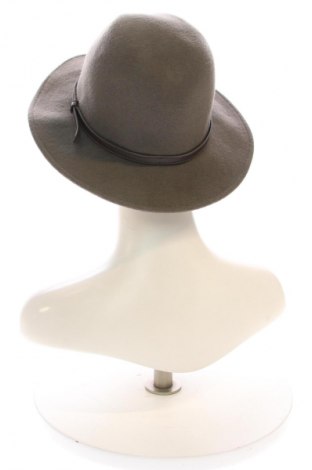 Шапка Unbranded, Цвят Кафяв, Цена 23,54 лв.