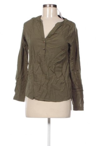 Дамска блуза Lola & Liza, Размер XS, Цвят Зелен, Цена 4,08 лв.