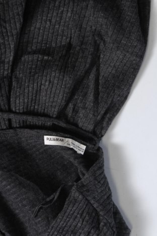 Γυναικεία μπλούζα Pull&Bear, Μέγεθος M, Χρώμα Γκρί, Τιμή 3,29 €