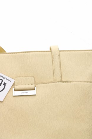 Дамска чанта Gerry Weber, Цвят Жълт, Цена 43,86 лв.
