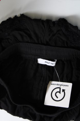 Γυναικείο κοντό παντελόνι About You, Μέγεθος XS, Χρώμα Μαύρο, Τιμή 3,92 €