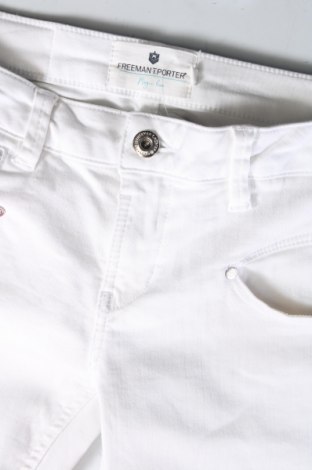 Γυναικείο κοντό παντελόνι Freeman T. Porter, Μέγεθος S, Χρώμα Λευκό, Τιμή 11,04 €