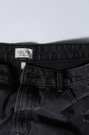 Дамски къс панталон Haily`s, Размер L, Цвят Сив, Цена 14,40 лв.