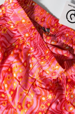 Γυναικείο κοντό παντελόνι Influence, Μέγεθος M, Χρώμα Πολύχρωμο, Τιμή 5,57 €