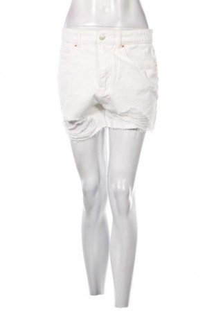 Дамски къс панталон Review, Размер M, Цвят Бял, Цена 25,92 лв.