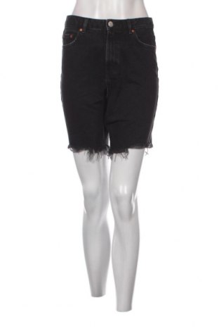 Γυναικείο κοντό παντελόνι Review, Μέγεθος S, Χρώμα Μαύρο, Τιμή 13,36 €