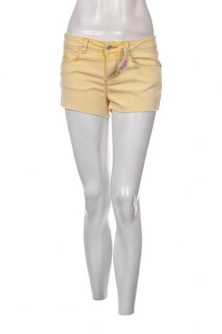 Дамски къс панталон Superdry, Размер S, Цвят Жълт, Цена 10,20 лв.