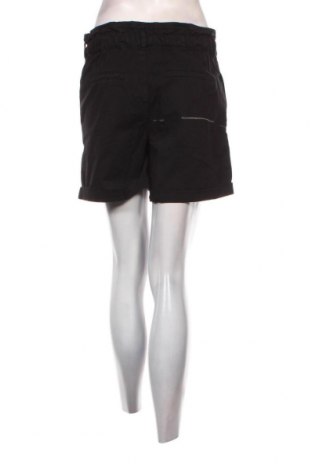 Дамски къс панталон Urban Classics, Размер S, Цвят Черен, Цена 40,00 лв.