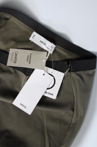 Дамски панталон Mango, Размер M, Цвят Зелен, Цена 68,00 лв.