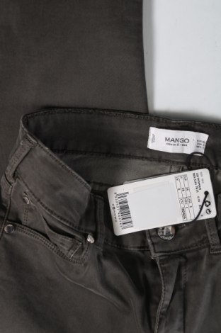 Дамски панталон Mango, Размер XS, Цвят Зелен, Цена 25,84 лв.
