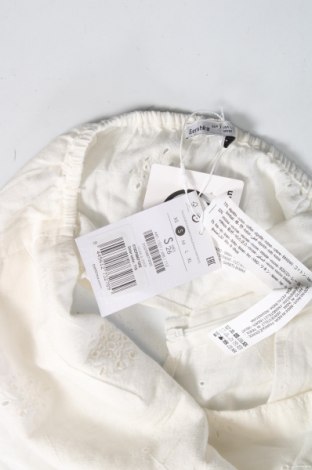 Γυναικείο αμάνικο μπλουζάκι Bershka, Μέγεθος S, Χρώμα Λευκό, Τιμή 10,82 €