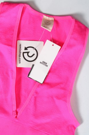 Γυναικείο αμάνικο μπλουζάκι Urban Outfitters, Μέγεθος S, Χρώμα Ρόζ , Τιμή 5,68 €
