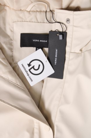 Γυναικείο μπουφάν Vero Moda, Μέγεθος M, Χρώμα Εκρού, Τιμή 42,27 €