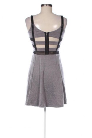 Kleid H&M Divided, Größe S, Farbe Grau, Preis 20,18 €