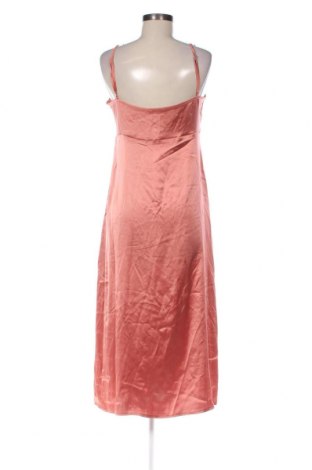 Kleid Pretty Lavish, Größe M, Farbe Aschrosa, Preis 23,13 €