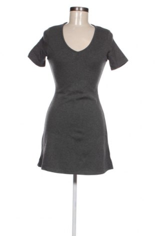 Kleid Trendyol, Größe XS, Farbe Grau, Preis 4,87 €