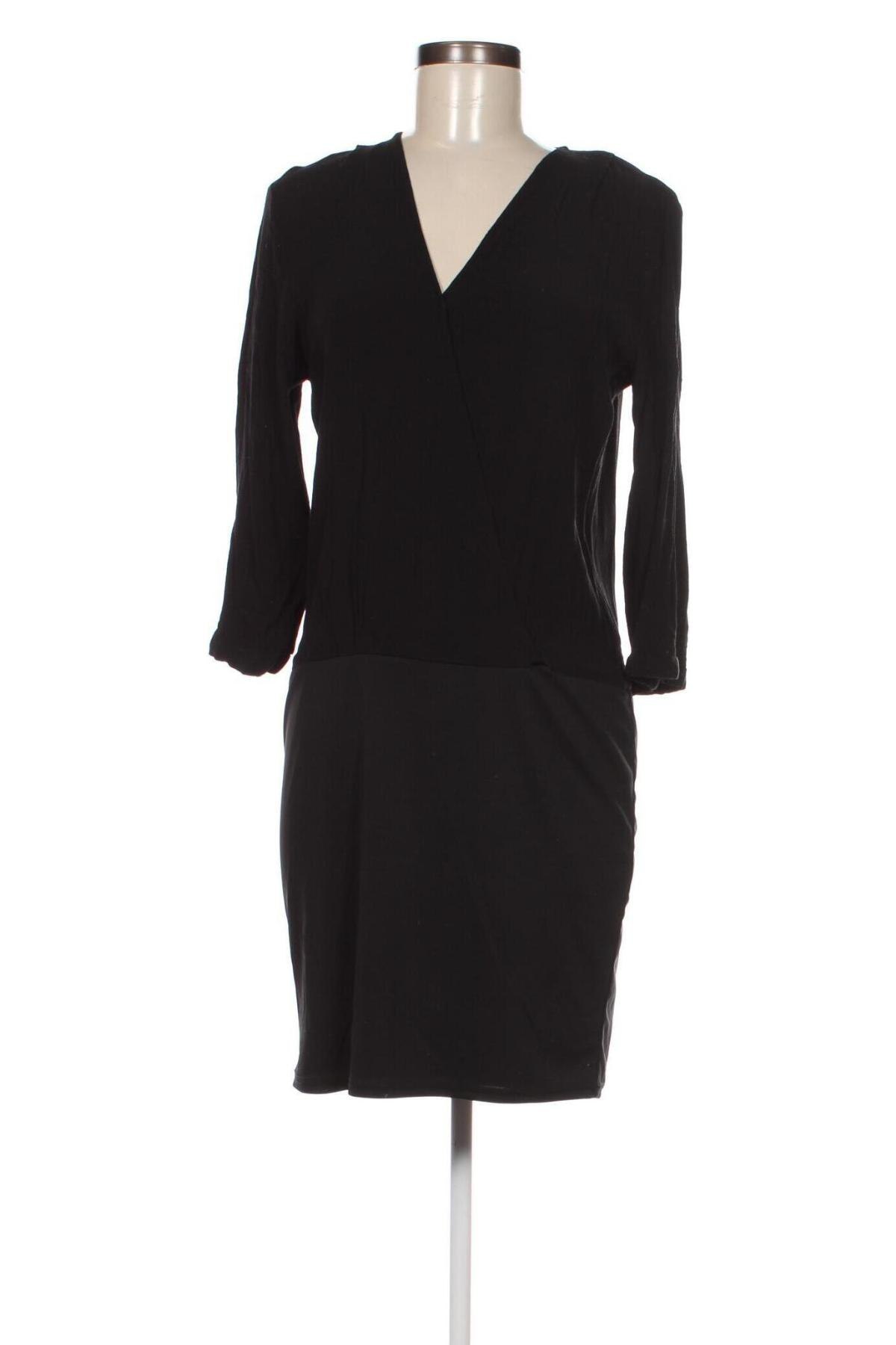 Φόρεμα Second Female, Μέγεθος M, Χρώμα Μαύρο, Τιμή 4,38 €