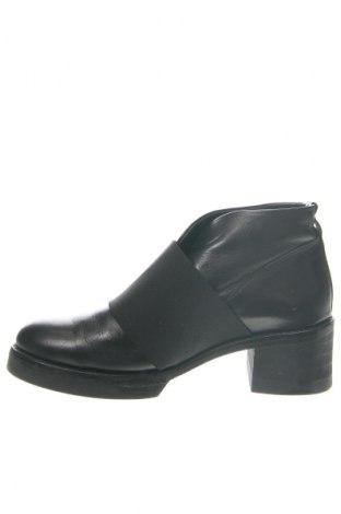 Botine de damă COS, Mărime 37, Culoare Negru, Preț 294,25 Lei