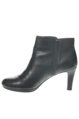 Botine de damă Clarks, Mărime 42, Culoare Negru, Preț 295,92 Lei