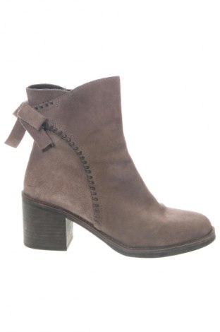 Γυναικεία μποτάκια UGG Australia, Μέγεθος 40, Χρώμα Καφέ, Τιμή 73,67 €