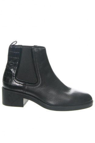 Botine de damă Zara, Mărime 37, Culoare Negru, Preț 105,00 Lei