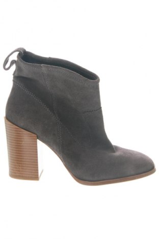 Damen Stiefeletten Zara, Größe 38, Farbe Grau, Preis 48,87 €