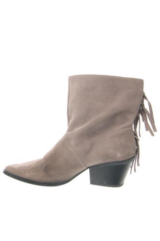 Botine de damă Zara, Mărime 40, Culoare Bej, Preț 105,00 Lei