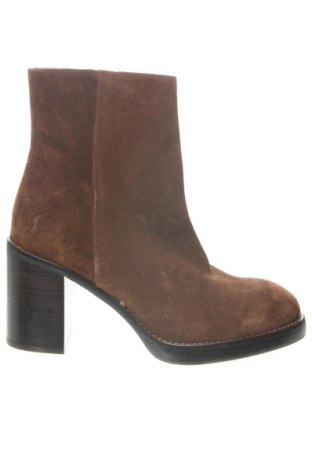 Botine de damă Zara, Mărime 41, Culoare Maro, Preț 158,00 Lei