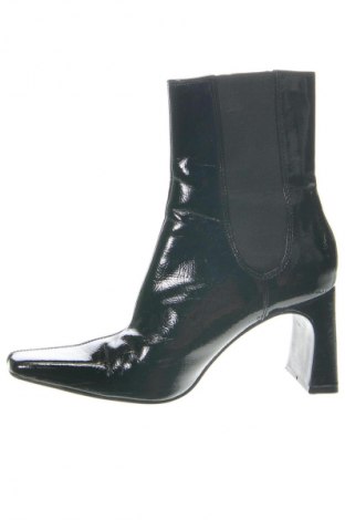 Botine de damă Zara, Mărime 37, Culoare Negru, Preț 104,73 Lei