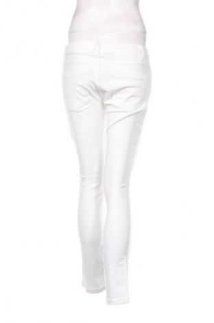 Damen Jeans Amisu, Größe M, Farbe Weiß, Preis 14,84 €