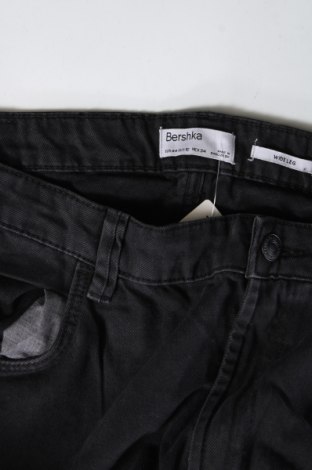 Damskie jeansy Bershka, Rozmiar XL, Kolor Czarny, Cena 51,99 zł