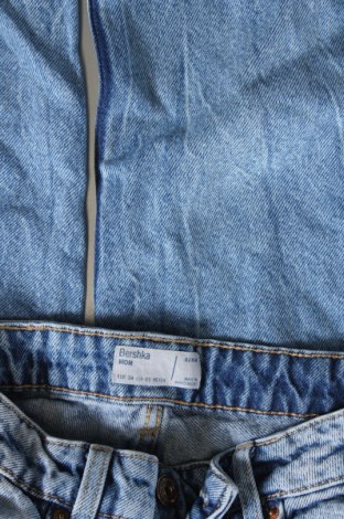 Γυναικείο Τζίν Bershka, Μέγεθος XS, Χρώμα Μπλέ, Τιμή 9,49 €