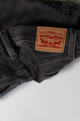 Дамски дънки Levi's, Размер M, Цвят Сив, Цена 75,00 лв.